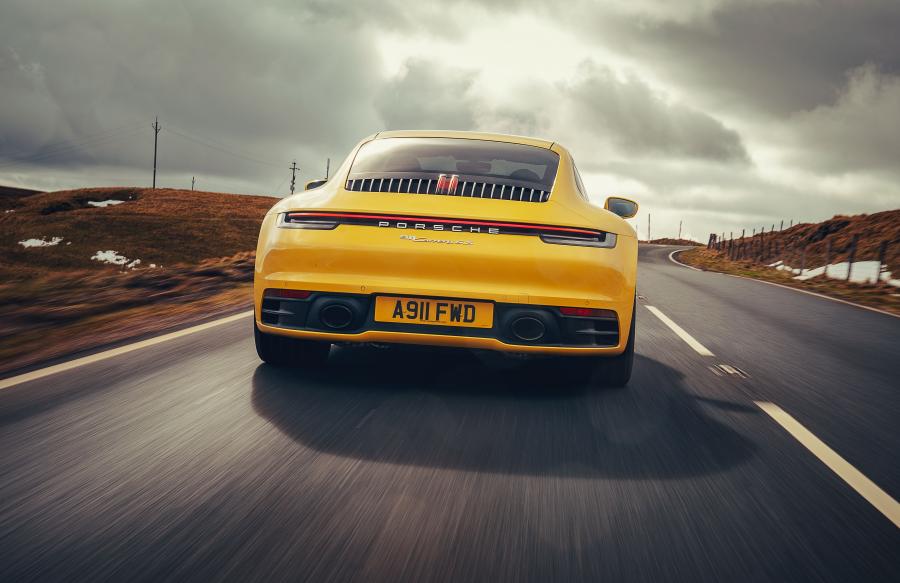  Porsche 911 Carrera 4S (992) 2019 года  (UK) (фото 5 из 40)